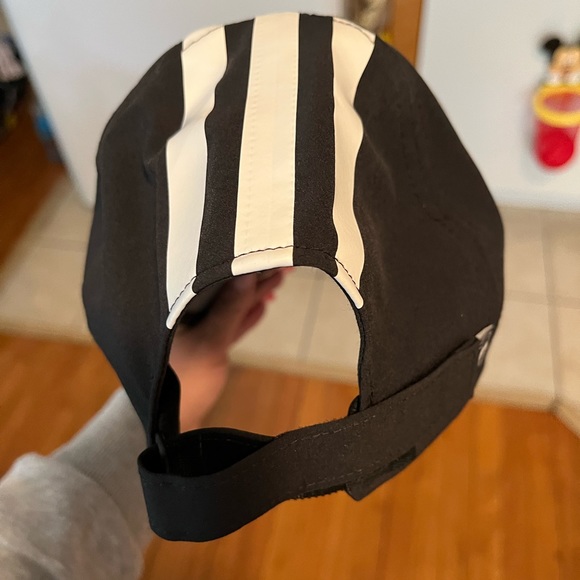 Women’s Adidas hat - Picture 2 of 4
